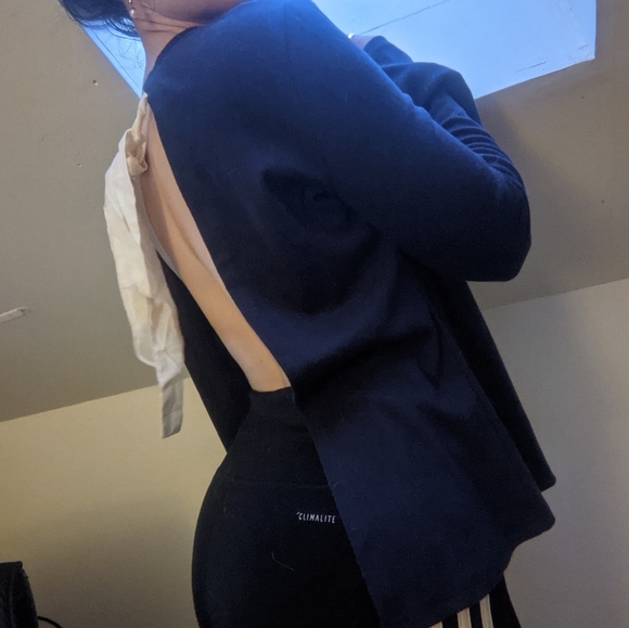 Backless Bell Sleeve Tie-Back Long Sleeve Tee, m - Picture 6 of 8